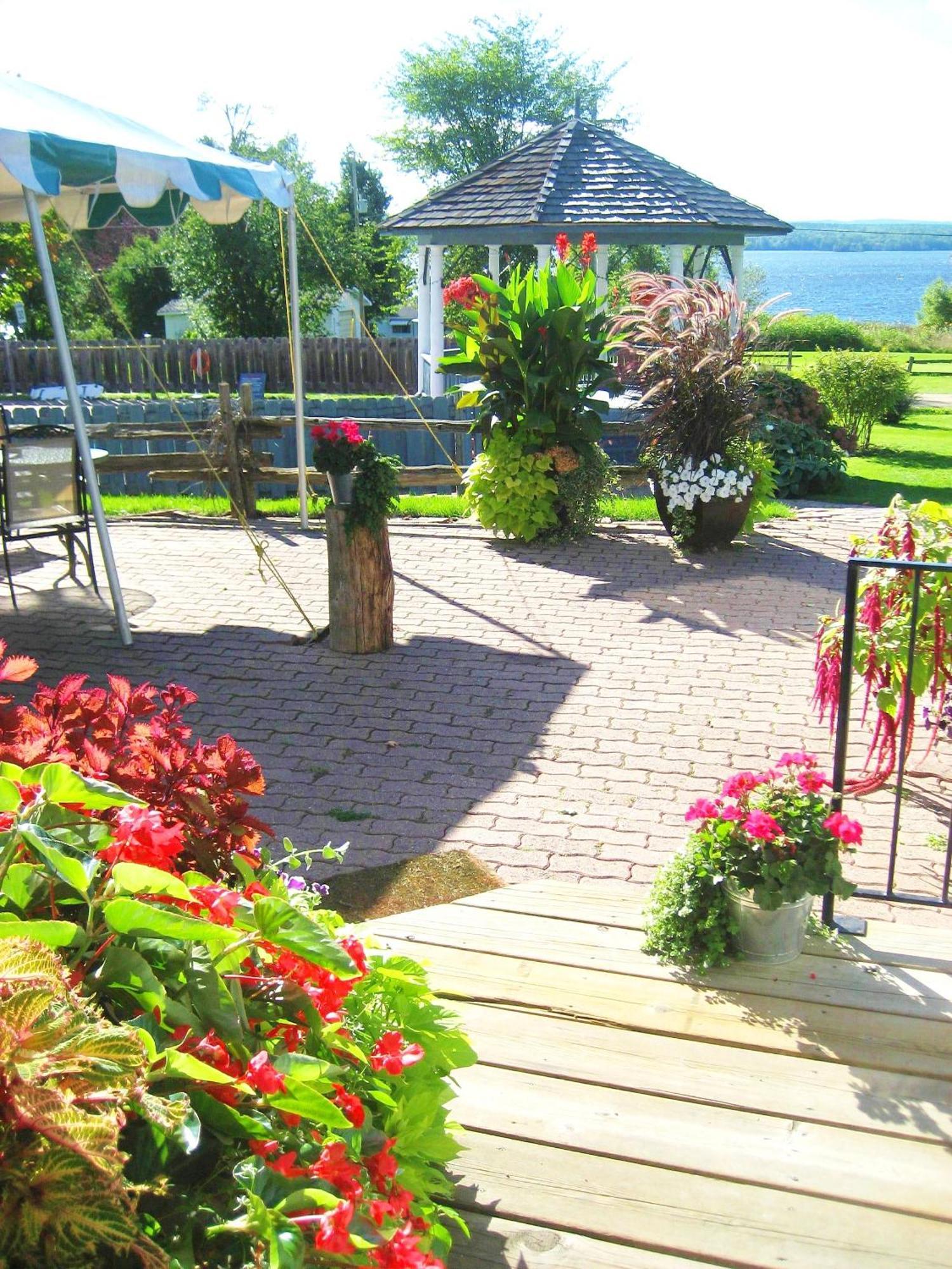 Highlands Four Season Resort Calabogie Экстерьер фото